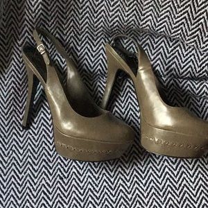 Carlos by Carlos santana grey- beige  heels 8 1/2